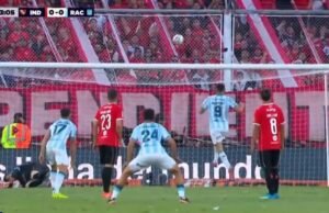 O pênalti falhado por Maravilla Martínez e o desempenho impressionante do goleiro Rey no jogo regular Independiente-Racing.