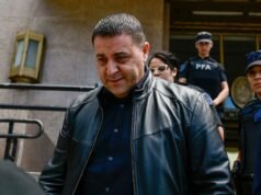 Toviggino disse em tribunal que vive com 5 milhões de dólares por mês, mas o procurador de Santiago del Estero deu-lhe uma viagem e uma estrutura empresarial de 1 milhão de dólares.