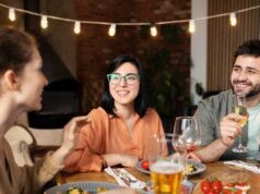 Sair para jantar ou fazer planos com estranhos: a nova maneira de fazer amigos para combater a solidão e se conectar verdadeiramente