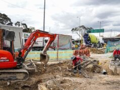 Quase 70% do trabalho em Bogotá está atrasado e pela metade: a crise afeta a mobilidade e a qualidade de vida.