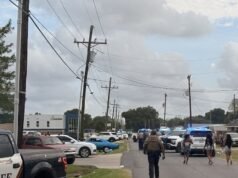 Um motorista colidiu com uma multidão durante um desfile na Louisiana: pelo menos 15 ficaram feridos