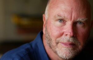 Craig Venter, o cientista que ajudou a definir o genoma humano e a criar vida em laboratório, morreu.