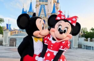 A saudação “Senhoras e Senhores” está de volta à Disney World.
