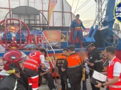 Pânico na Feira de Sevilha: quatro feridos quando a corda do ‘estilingue’ se rompe
