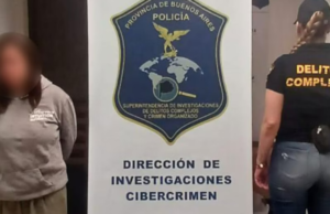Mulher acusada de trair colega de trabalho deficiente é absolvida: ela se arrepende