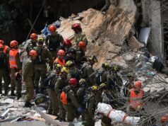 Um míssil iraniano atinge um prédio na cidade israelense de Haifa: quatro mortos e muitos feridos