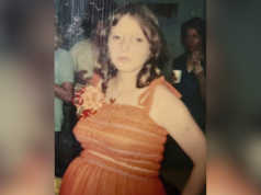 Um podcast levou à prisão de quatro homens por um assassinato cometido há mais de 40 anos