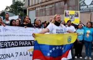 Familiares de presos políticos intensificarão os seus protestos após a severa repressão na prisão de El Rodeo I.
