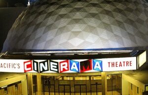 Um protesto do centro Cinerama Dome foi fechado pela polícia na sexta-feira