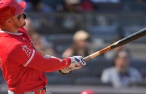 Mike Trout homenageia novamente enquanto os Angels vencem os Yankees