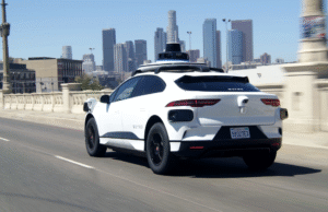 Como Waymo e Waze estão ajudando a resolver o problema dos buracos em Los Angeles