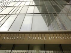 Uma menina acusou seu parente de violência. O LAPD o vinculou a um estupro não resolvido