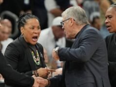 Geno Auriemma pede desculpas a Dawn Staley pela concussão no Final Four