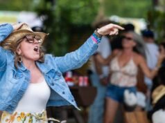 Ventos fortes causaram estragos no Stagecoach, adiaram o festival e deslocaram fãs