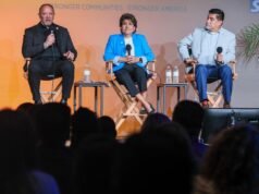 Líderes dos direitos civis negros e latinos pedem unidade na prefeitura de Los Angeles