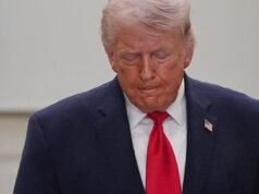 Trump diz que Pam Bondi, uma legalista que supervisionou o caos no Departamento de Justiça, tornou-se procuradora-geral