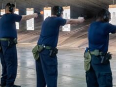 O ICE iniciou uma onda de contratações. A licença de Sterling não era necessária, descobriu a investigação da AP