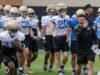 O técnico da UCLA, Bob Chesney, credita aos Bruins o esforço, não a perfeição