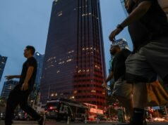 A empresa compra seus edifícios em vez de alugá-los como escritórios em Los Angeles