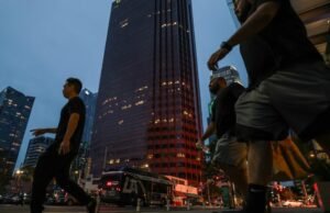 A empresa compra seus edifícios em vez de alugá-los como escritórios em Los Angeles