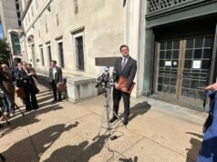 A Suprema Corte da Virgínia considera se deve bloquear mapas da Câmara dos EUA aprovados pelos eleitores que favorecem os democratas