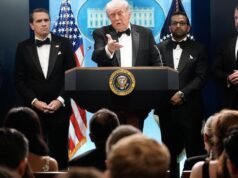 Trump está pronto para “deixar rolar” com a imprensa. Depois houve tiroteios, tumultos e apelos à unidade