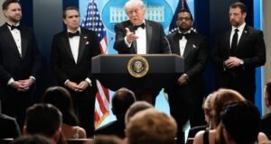 Trump está pronto para “deixar rolar” com a imprensa. Depois houve tiroteios, tumultos e apelos à unidade