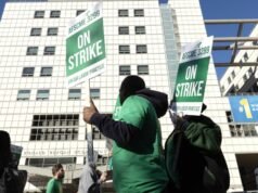 Mais de 40.000 trabalhadores da UC estão ameaçando uma greve estadual em campi, refeitórios e hospitais.