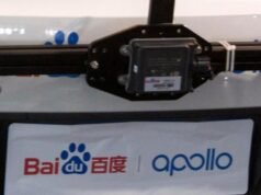 Passageiros ficam presos no trânsito depois que um robotáxi quebra em Wuhan, China