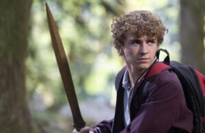 A estrela de ‘Percy Jackson’, Walker Scobell, falta ao baile em meio a ameaças de morte