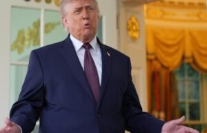 Trump disse em suas postagens nas redes sociais que ele é médico, não Jesus. Uma escola católica em uma escola católica