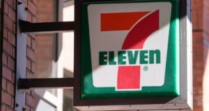 7-Eleven espera fechar centenas de lojas na América do Norte este ano