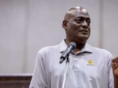 O grande Michael Cooper do Lakers foi contratado como técnico do Cal State LA