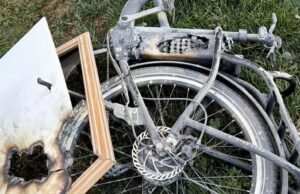 Bateria de bicicleta elétrica pega fogo dentro de apartamento em San José, 1 morto