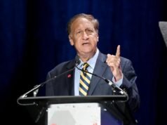 Adam Aron, da AMC, apóia a aquisição da Warner Bros Discovery por David Ellison