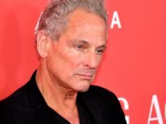 Lindsey Buckingham, do Fleetwood Mac, chega a Santa Mônica