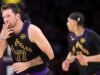 Luka Doncic fez a maior pontuação na vitória do Lakers sobre o Cavaliers