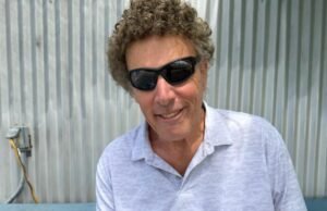 Após 55 anos como locutor em Los Angeles, Randy Rosenbloom está deixando a cidade
