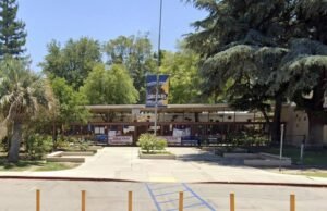 A polícia respondeu a uma denúncia de um tiroteio perto da Escola Secundária Sepulveda