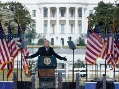 Trump não está imune a processo civil por causa do discurso de 6 de janeiro que gerou tumultos, diz juiz