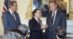 O prefeito de Anaheim e senador dos EUA, John Seymour, morreu aos 88 anos