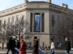 O Southern Poverty Law Center afirma que enfrenta uma investigação criminal do Departamento de Justiça sobre denunciantes pagos.