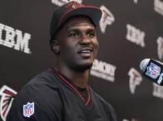 James Pearce Jr., dos Falcons, entrou no programa para retirar as acusações