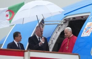 Papa visita África e pede paz na Argélia devido à guerra com o Irão