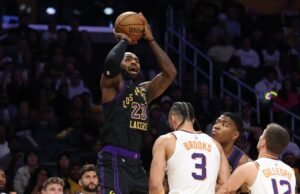 LeBron James e o Lakers venceram o Suns, permanecendo na busca pelo terceiro lugar