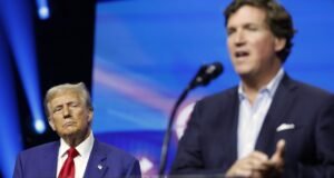Coluna: A traição de Tucker Carlson a Trump é um roteiro clássico