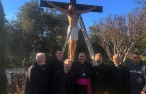 Moradores do Líbano estão familiarizados com o crucifixo destruído por soldados israelenses em uma foto amplamente divulgada