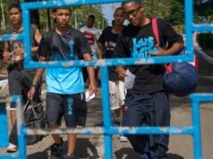 Enquanto prisioneiros libertados celebram em Cuba, grupos de direitos humanos exigem uma explicação