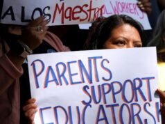 Ameaças de greve do LAUSD e fechamento de escolas deixam os pais frustrados