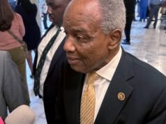 O deputado David Scott, democrata da Geórgia que busca o 13º mandato no Congresso, morre aos 80 anos